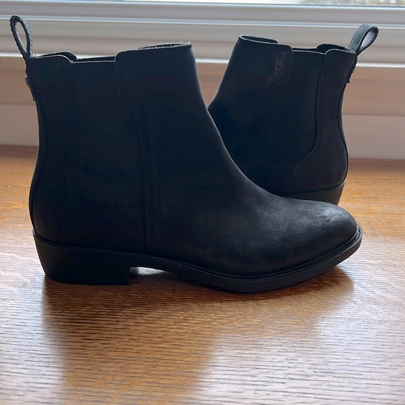 UGG Shoes - Ugg Ankle Boot